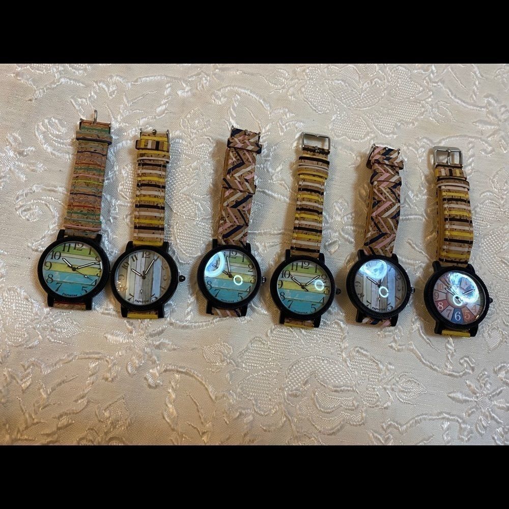 🎁Paphitak ladies fashion watch Retro charming Available in different colors 💥 - Picture 11 of 11